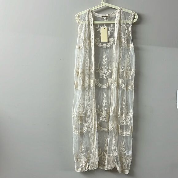 Amber Skies Bohemian style sleeveless long vest beachwear embroidered cream - Picture 3 of 9